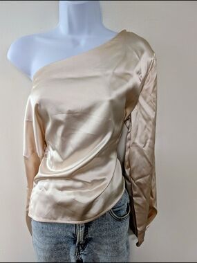 Satin One-Shoulder Top in Champagne